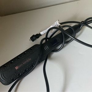 BRAND NEW Kim Kimble Infrared Flat Iron🩷
